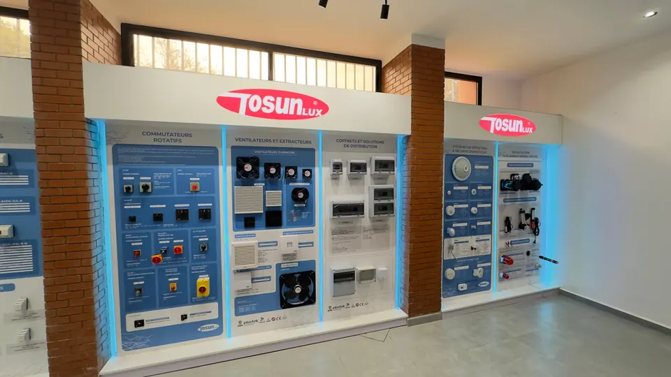 Murs Commutateurs rotatifs, Ventilateurs et extracteurs, Coffrets et solutions de distribution.